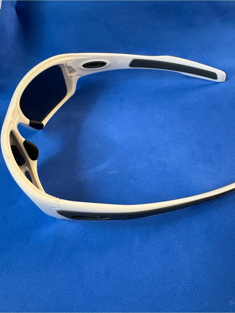 Oakley Turbine White Sport Wrap Sunglasses with Blue Lenses PLS READ DESCRIPTION